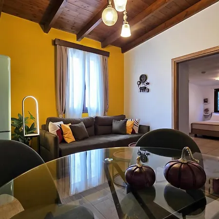 Domus Fidias Apartamento *